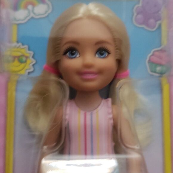 Barbie Chelsea toy wearing short set & pink sneakers Mattel doll ages 3+… - Picture 2 of 6